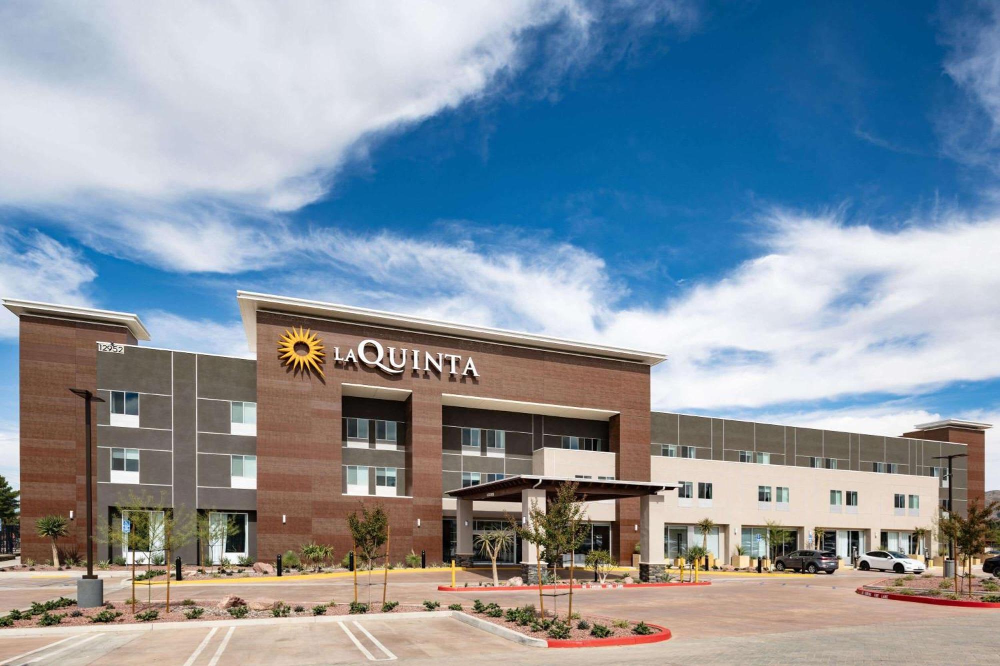 La Quinta Inn & Suites By Wyndham Yucaipa ภายนอก รูปภาพ